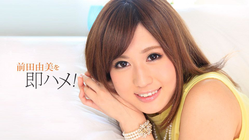 一个温柔的小女人深夜陪狼友发骚，全程露脸漏着骚奶子互动，道具蹂躏骚穴不停抽插，表情好骚呻吟可射别错过